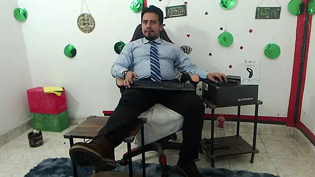 Snapshot of KalethBigDick chatting on 06-19-26, 05:24 KalethBigDick online show from 06-19-26, 05:24