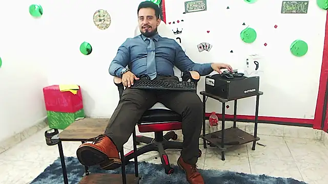 Snapshot of KalethBigDick chatting on 06-08-26, 12:49 KalethBigDick online show from 06-08-26, 12:49