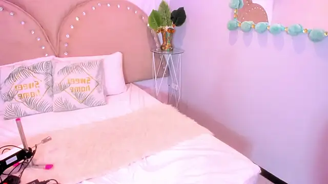 Snapshot of Miia_Thompsonn chatting on 09-09-25, 03:27 Miia Thompsonn online show from 09-09-25, 03:27