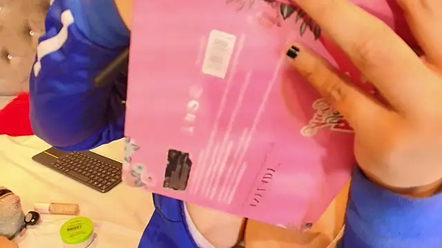 Snapshot of Miia_Thompsonn chatting on 11-28-25, 12:00 Miia Thompsonn online show from 11-28-25, 12:00