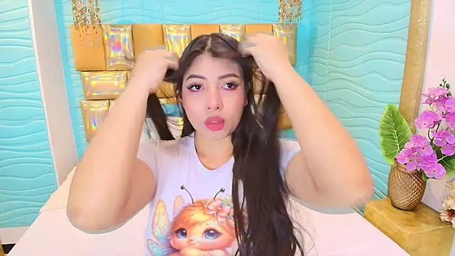 Snapshot of Miia_Thompsonn chatting on 10-14-25, 09:15 Miia Thompsonn online show from 10-14-25, 09:15