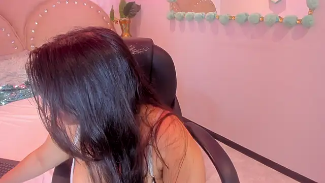 Snapshot of Miia_Thompsonn chatting on 11-18-25, 03:21 Miia Thompsonn online show from 11-18-25, 03:21