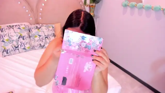 Snapshot of Miia_Thompsonn chatting on 11-27-25, 03:18 Miia Thompsonn online show from 11-27-25, 03:18