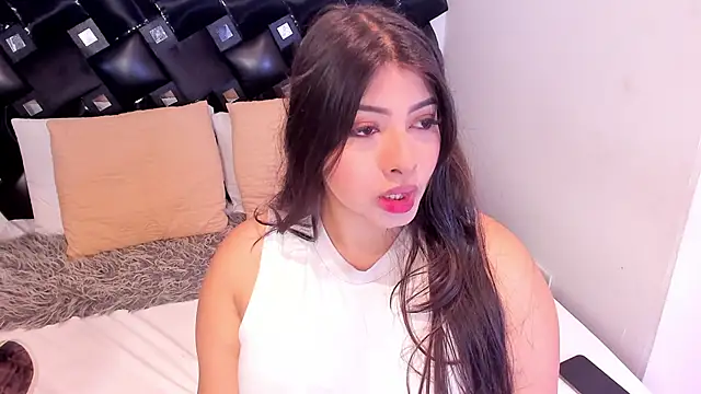 Miia Thompsonn online show from 05-25-26, 04:06