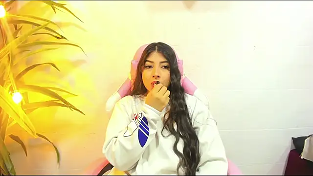 Snapshot of Miia_Thompsonn chatting on 10-12-25, 04:19 Miia Thompsonn online show from 10-12-25, 04:19