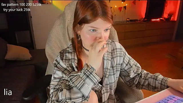 Snapshot of lil_lia chatting on 03-01-25, 01:22 lil lia online show from 03-01-25, 01:22