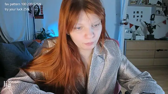 lil lia online show from 05-12-26, 10:38