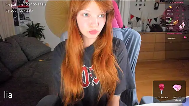Snapshot of lil_lia chatting on 09-10-25, 02:10 lil lia online show from 09-10-25, 02:10