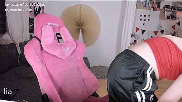 lil lia online show from 11-24-25, 09:37