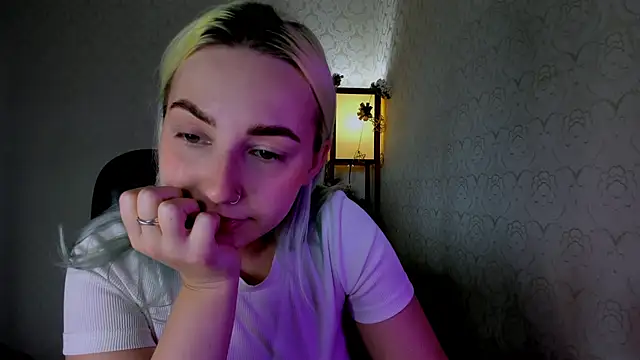 coraline meow online show from 12-18-24, 06:32