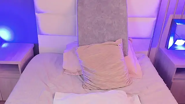 Miah gomez  online show from 04-11-26, 12:31