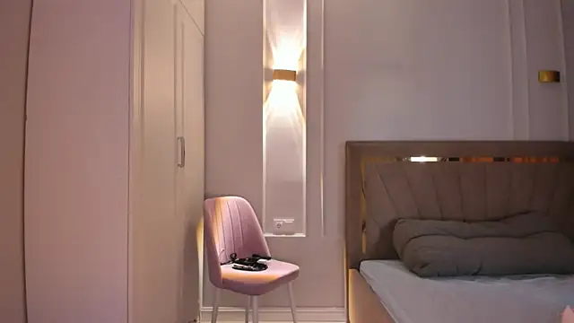 heemia online show from 04-18-26, 02:03