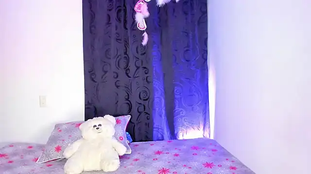 Snapshot of AmyStevenss chatting on 10-11-25, 01:06 AmyStevenss online show from 10-11-25, 01:06