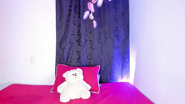 Snapshot of AmyStevenss chatting on 10-08-25, 02:35 AmyStevenss online show from 10-08-25, 02:35