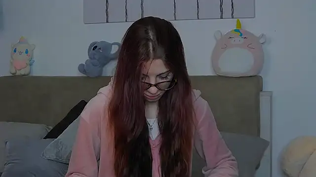 CassKiera online show from 10-18-25, 04:58