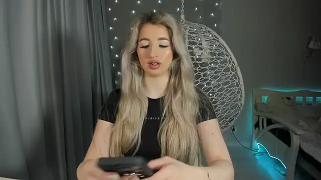 Snapshot of milky_waybaby chatting on 10-18-25, 09:33 milky waybaby online show from 10-18-25, 09:33