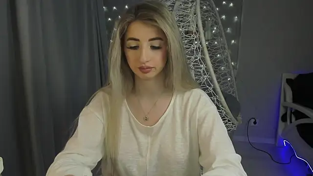 Snapshot of milky_waybaby chatting on 09-25-25, 04:35 milky waybaby online show from 09-25-25, 04:35