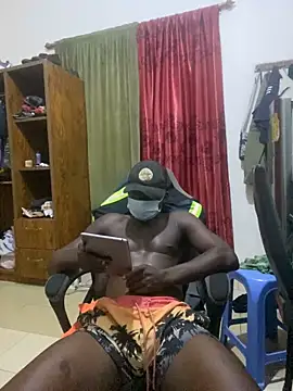 Snapshot of BigBrotherFreak chatting on 02-13-26, 04:01 BigBrotherFreak online show from 02-13-26, 04:01