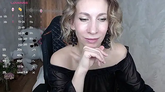 AdrianaSea online show from 11-07-25, 09:25