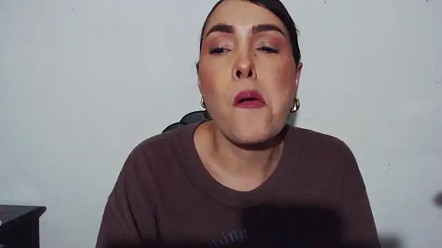 Miss Agatha online show from 10-30-25, 02:21