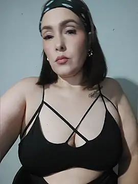 Miss Agatha online show from 03-15-26, 01:40