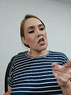 Miss Agatha online show from 03-23-26, 10:31