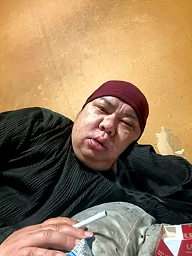 Snapshot of punk0805 chatting on 12-19-25, 11:12 punk0805 online show from 12-19-25, 11:12