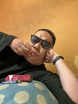 punk0805 online show from 03-25-26, 04:23