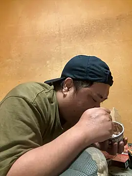 Snapshot of punk0805 chatting on 10-07-25, 04:52 punk0805 online show from 10-07-25, 04:52