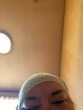 Snapshot of punk0805 chatting on 09-11-25, 05:29 punk0805 online show from 09-11-25, 05:29