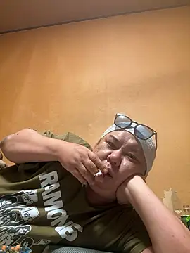 Snapshot of punk0805 chatting on 09-25-25, 11:27 punk0805 online show from 09-25-25, 11:27