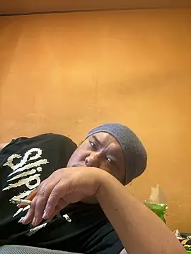 Snapshot of punk0805 chatting on 09-29-25, 06:20 punk0805 online show from 09-29-25, 06:20