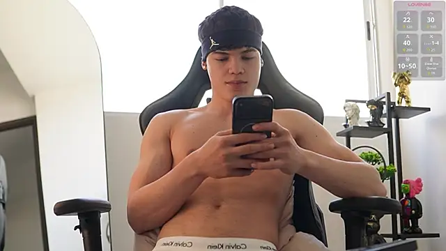 Max cortes1 online show from 10-21-25, 04:50