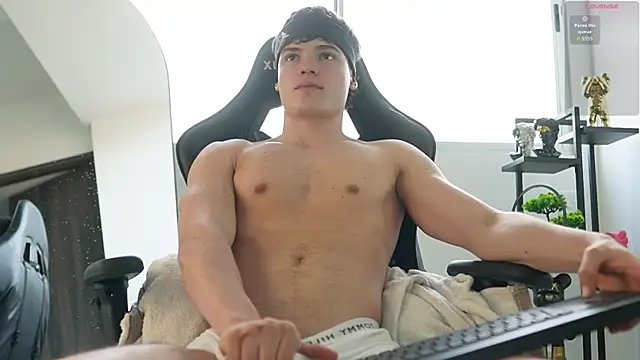 Max cortes1 online show from 11-03-25, 09:29