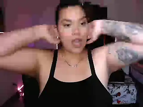 CarolinaRincon online show from 10-10-25, 08:53