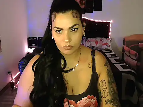 CarolinaRincon online show from 10-08-25, 10:43