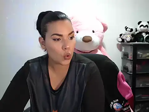 CarolinaRincon online show from 11-22-25, 11:47