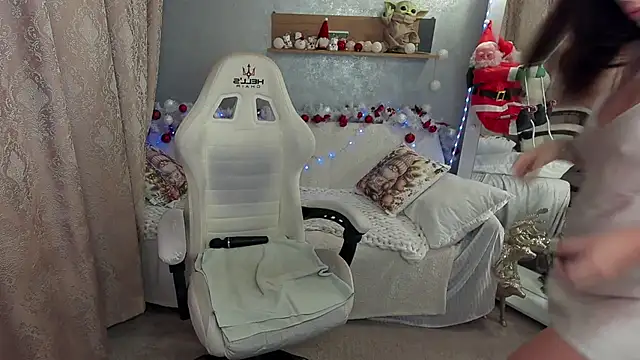 IsabellaFoxyy online show from 12-21-25, 06:37