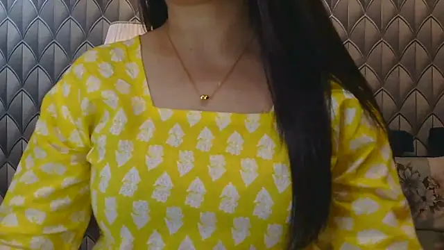 Mishika Gill online show from 06-04-26, 03:44