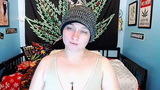 Snapshot of Chloenightmare chatting on 02-08-25, 12:49 Chloenightmare online show from 02-08-25, 12:49