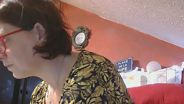 Snapshot of lanax chatting on 11-12-25, 12:31 lanax online show from 11-12-25, 12:31