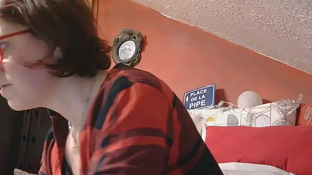 Snapshot of lanax chatting on 11-18-25, 02:31 lanax online show from 11-18-25, 02:31