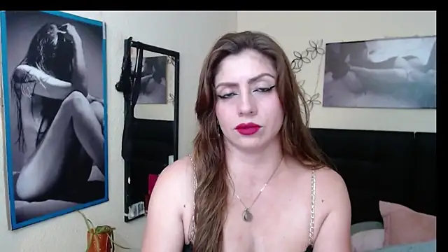 AnthonelaBella online show from 04-08-26, 04:08