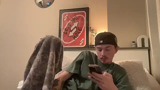 Snapshot of younghungginger chatting on 12-05-24, 11:45 younghungginger online show from 12-05-24, 11:45