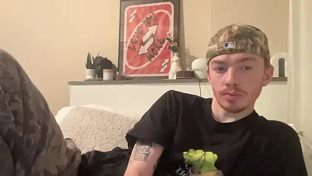 Snapshot of younghungginger chatting on 02-04-25, 02:07 younghungginger online show from 02-04-25, 02:07