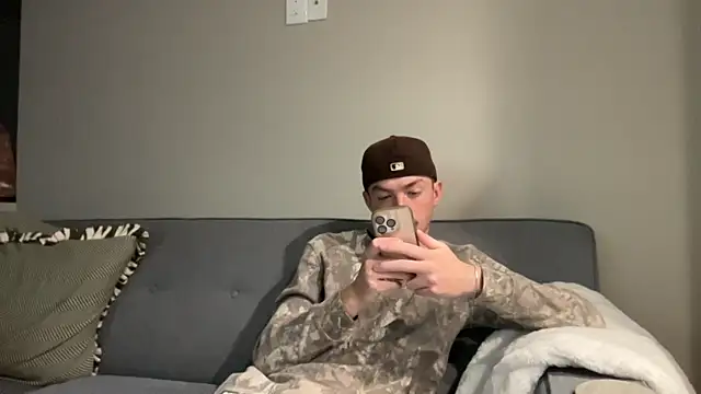 Snapshot of younghungginger chatting on 11-16-25, 12:48 younghungginger online show from 11-16-25, 12:48