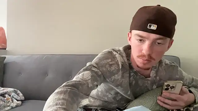 Snapshot of younghungginger chatting on 11-13-25, 09:08 younghungginger online show from 11-13-25, 09:08