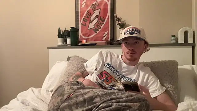 Snapshot of younghungginger chatting on 12-21-24, 03:25 younghungginger online show from 12-21-24, 03:25