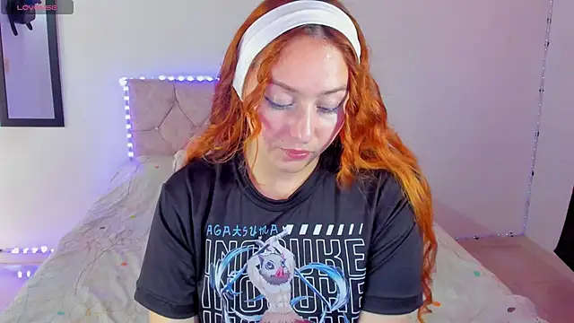Snapshot of April_sommer1 chatting on 09-18-25, 07:50 April sommer1 online show from 09-18-25, 07:50