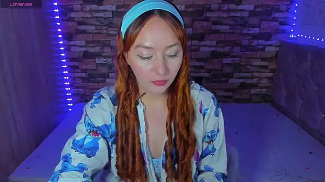 Snapshot of April_sommer1 chatting on 03-23-25, 01:31 April sommer1 online show from 03-23-25, 01:31